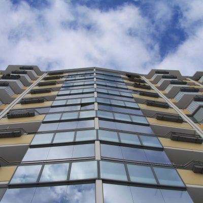 verspiegeltes glas wegen sonnenschutz